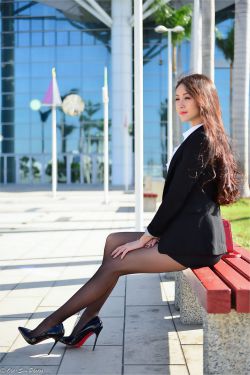 少女玉腿清纯白皙