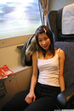 扒开她的私处看毛图片