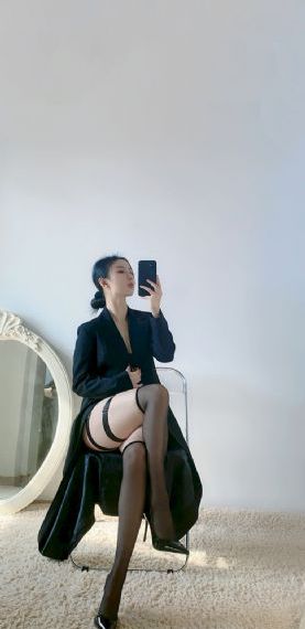 校花张腿求我桶她视频