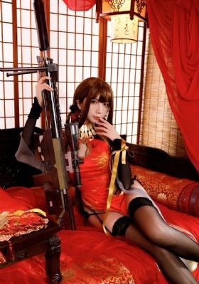 被双龙进搔b了射了视频